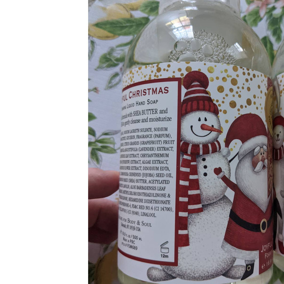 4 Michel Design Works Joyful Christmas foaming hand soap with pump, aloe vera - Picture 5 of 6